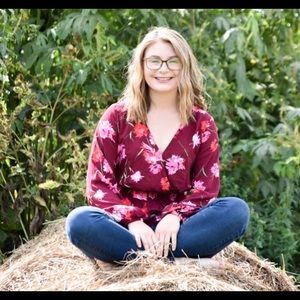 Meet your Posher, Elaina